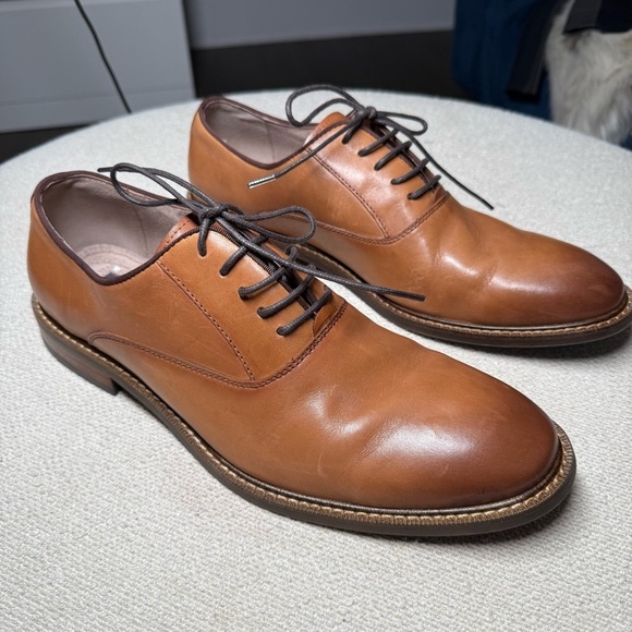 Vince Camuto Brown Leather Oxfords with Polished Finish - Picture 1 of 9